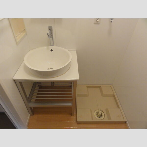 グリーンコート貝塚3号館 3-203(洗面台、室内洗濯機置場)