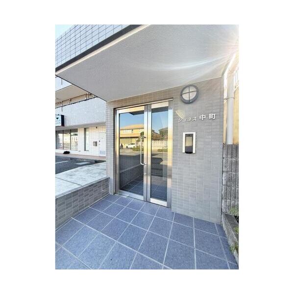 ジュネス中町205号室 エントランス