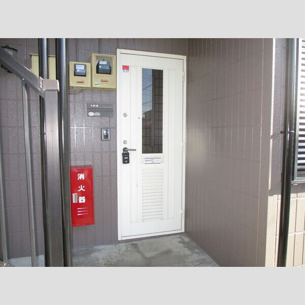 ヴィラフォーレ　E 玄関