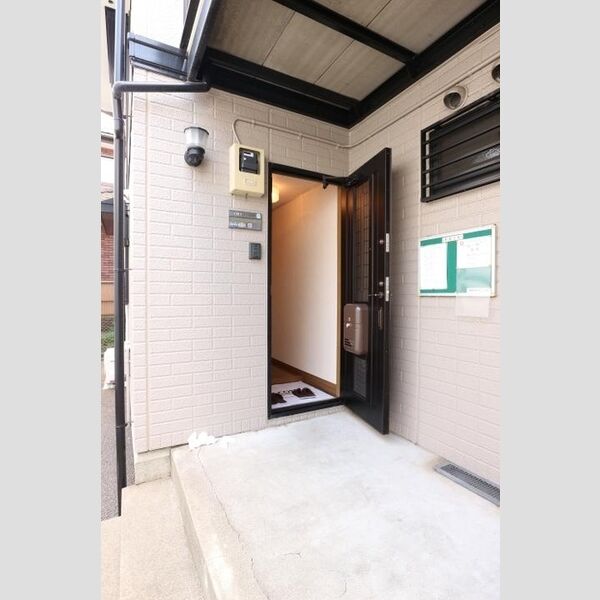 ハイム寿々 玄関