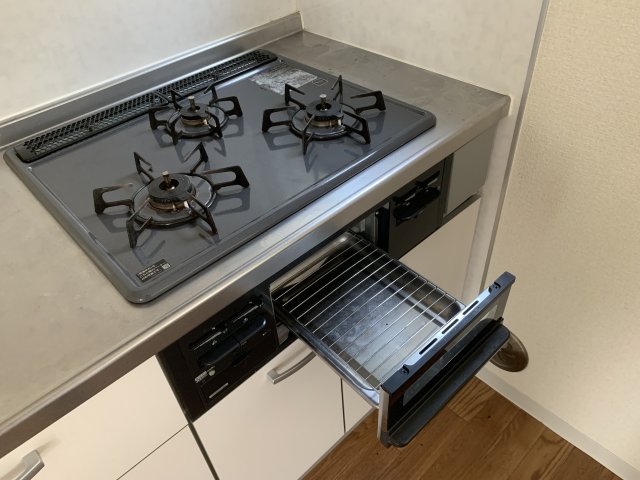 メゾン成瀬が丘102号室 キッチン