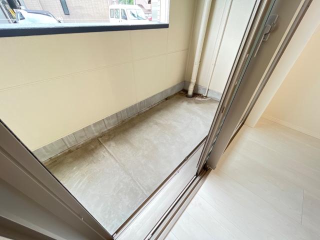 アヴァンサ105号室 ベランダ