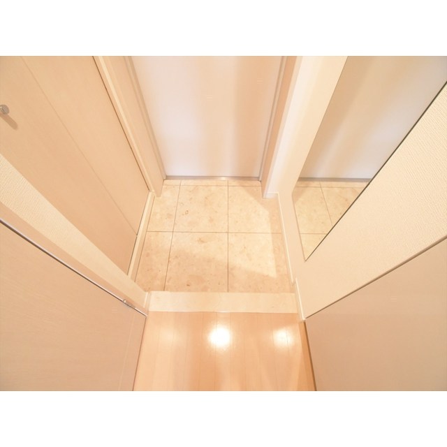 ガーラプレイス八幡山弐番館0103号室 玄関