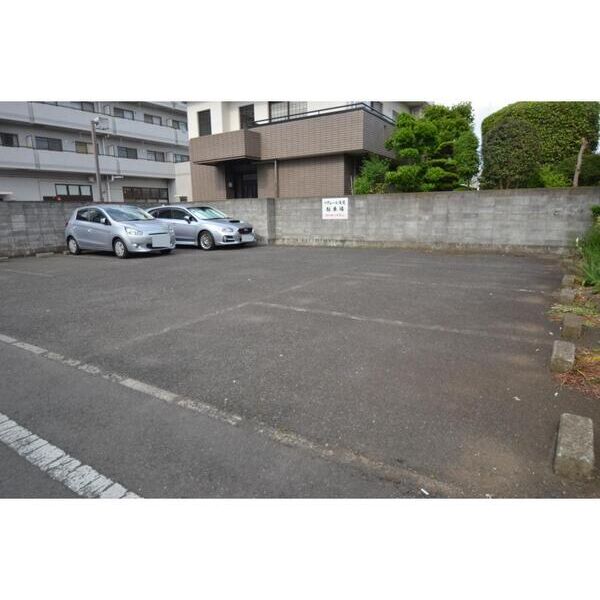 リヴェール浅見502号室 駐車場