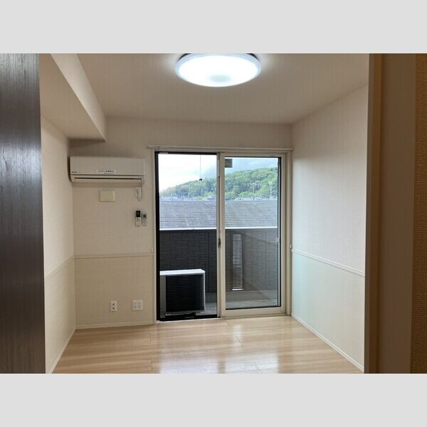 リバーサイド・レジデンス302号室 洋室