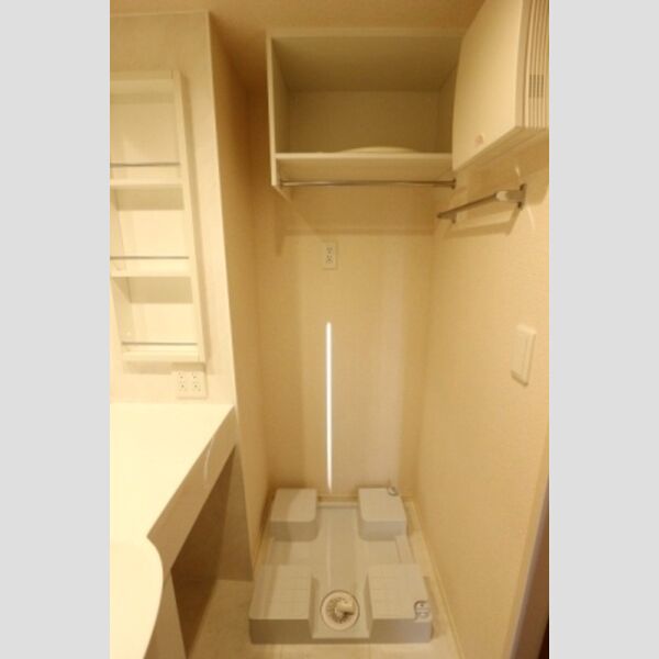 アステールピュールK201号室 室内洗濯機置場