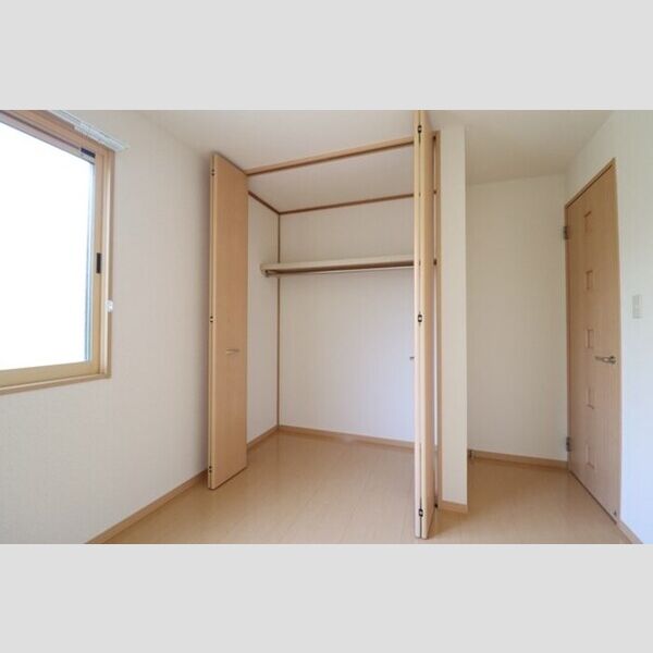 リシアンサス・ガーデン　ABCDEF クローゼット