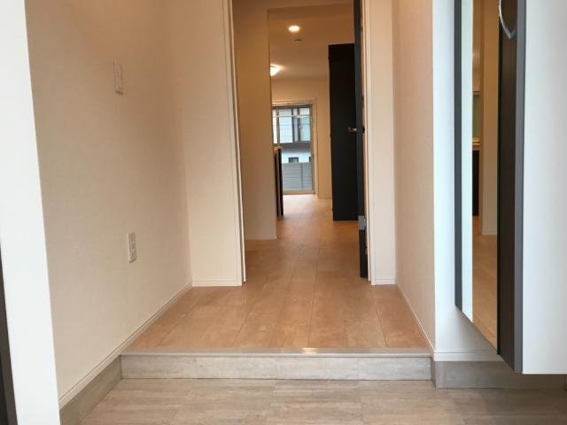 パルテノス102号室 玄関（イメージ）