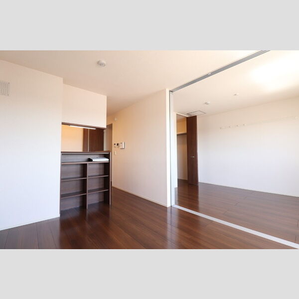 ソフィアさつき305号室 LDK10帖　洋室6帖