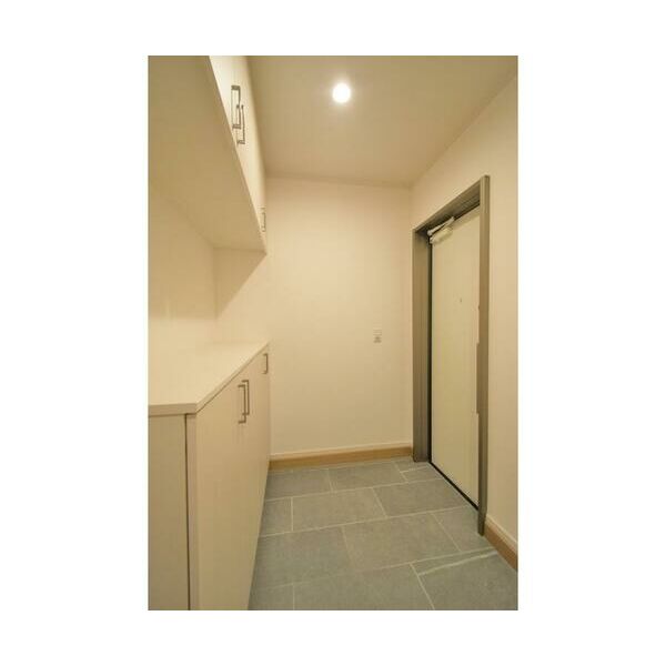 フォレストメゾン六義園 玄関