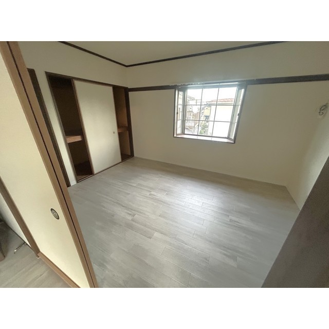 グランデュール瀬戸岡205号室 内観