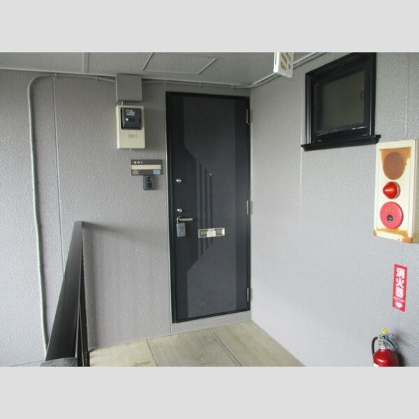 ラフィネ　FG 玄関