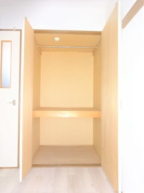 コーポラス久保2階 収納