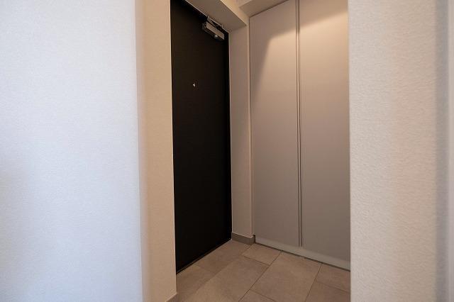 Lighthouse西新宿8階 玄関