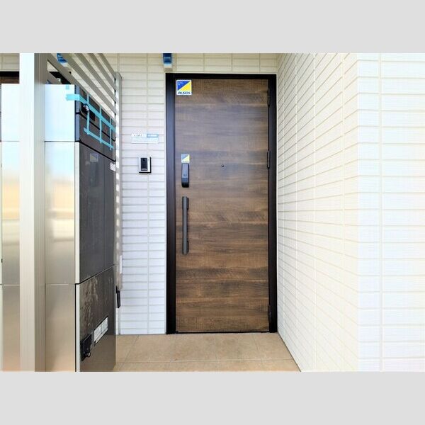 ファヴォーレ　A105号室 玄関表