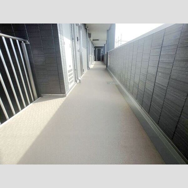 Calore湘南　3階 エントランス