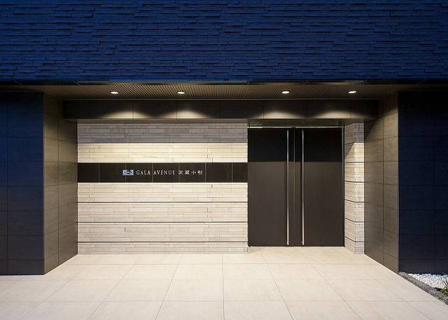ガーラ・アヴェニュー武蔵小杉9階 エントランスは明るく照らされているので安心です！