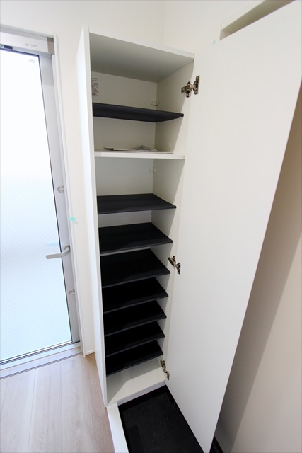 Ｆｌｅｕｒ　ｃｈｉｂａ　3階 玄関