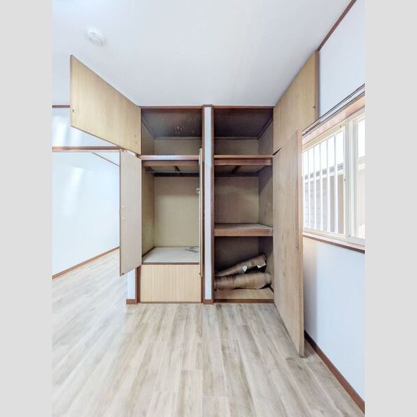 シャトレーヌ柏103号室 室内洗濯機置き場はございません。