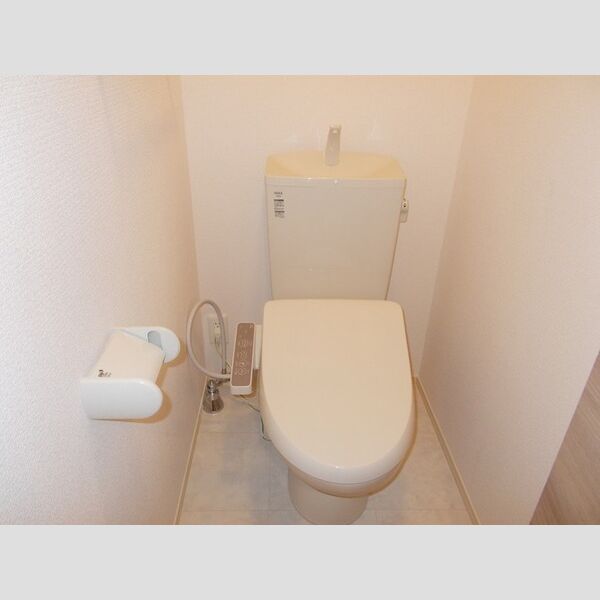 Daniel 温水洗浄暖房便座付トイレ