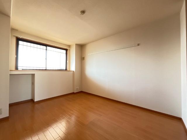 パルティール横濱 洋室