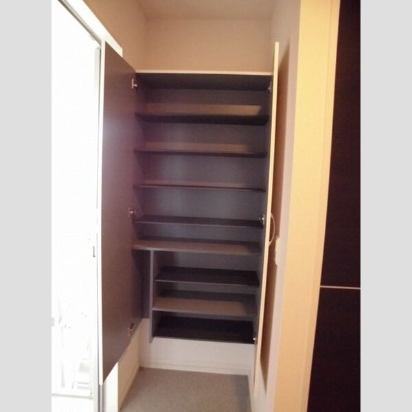 プリムヴェール　十八番館 たくさん収納できるシューズボックスです