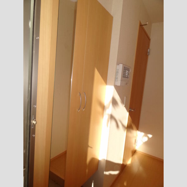 フロース102号室 玄関収納