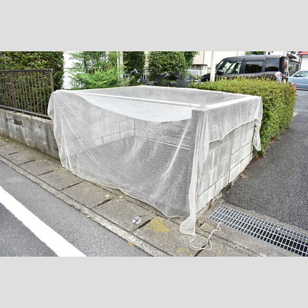 エントピアマルオカ202号室 敷地内ゴミ置き場