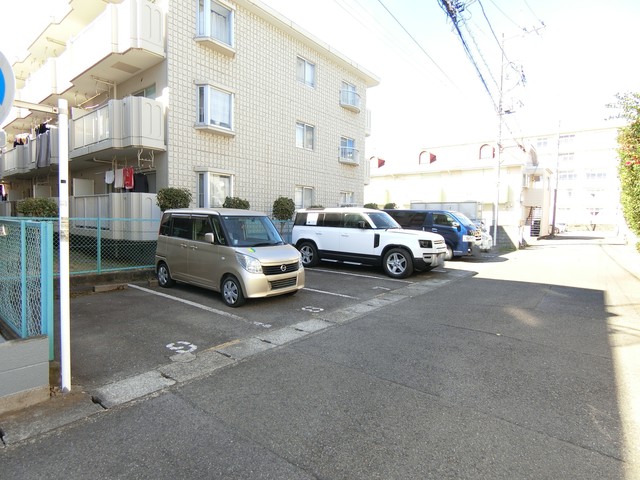 エトワールハイム0202号室 駐車場