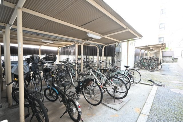 サンセール神楽坂4階 駐輪場