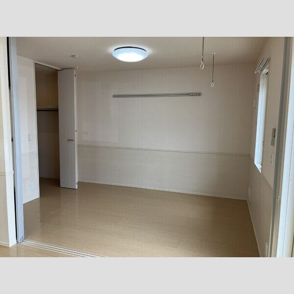 ウィンドモーレン102号室 洋室