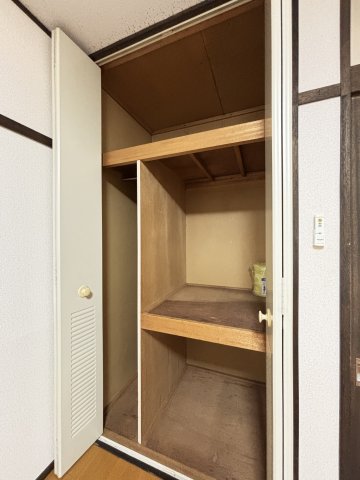 メルハイム南烏山0102号室 収納