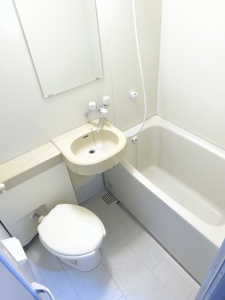 ライオンズプラザ鶴見中央201号室 お風呂