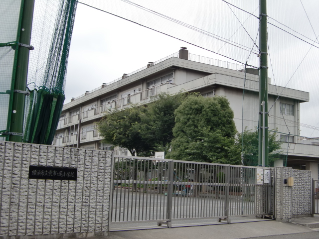 カーム・ルーラル 東市ヶ尾小学校まで310ｍ