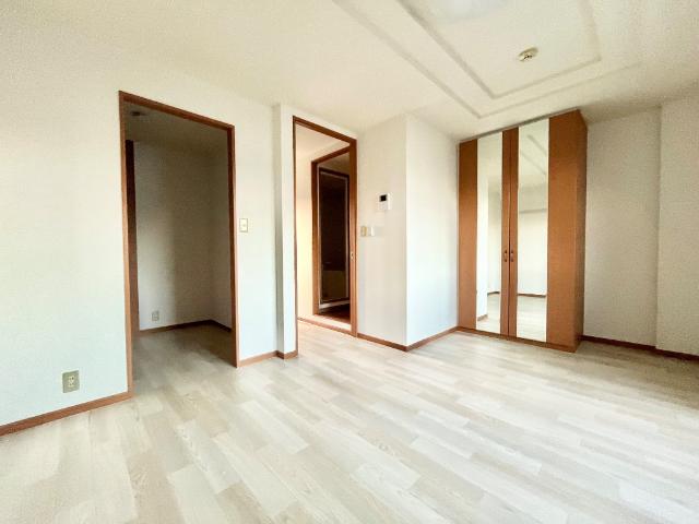 メゾン・ラクウショウ 洋室