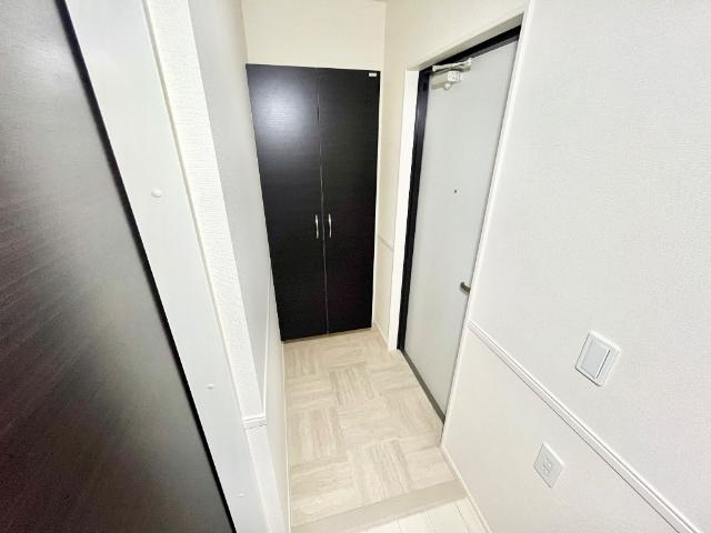 アプリコットＤ 玄関