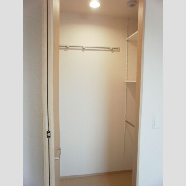 クレストール　北館 ワンステップクローゼット♪