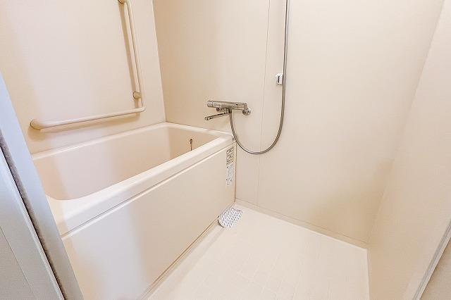 サンセゾンI3階 バス