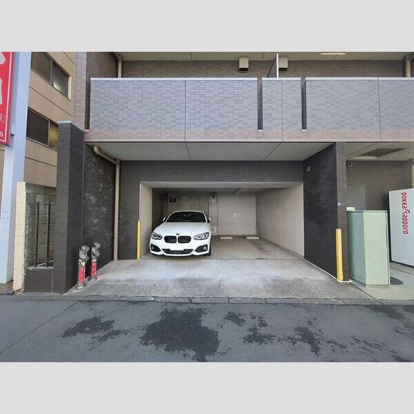 アイリス大森 駐車場