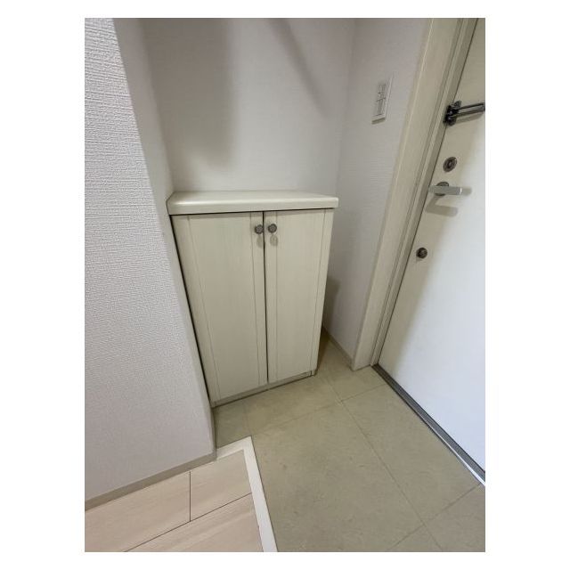 ルクレ中落合0901号室 玄関