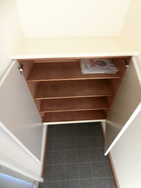 グリーンプラザ２0102号室 玄関