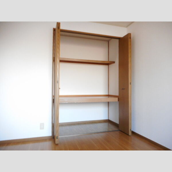 レジデンスヒルトップ　Ⅲ 物入れ