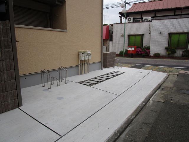 エバーグリーン上池台2階 自転車停め