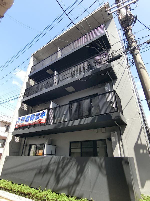 クレサール横中 外観