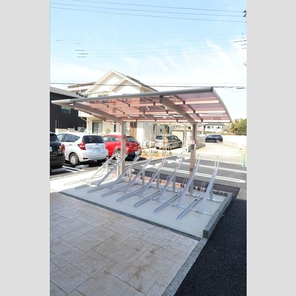 ルピナスⅤ 駐輪場