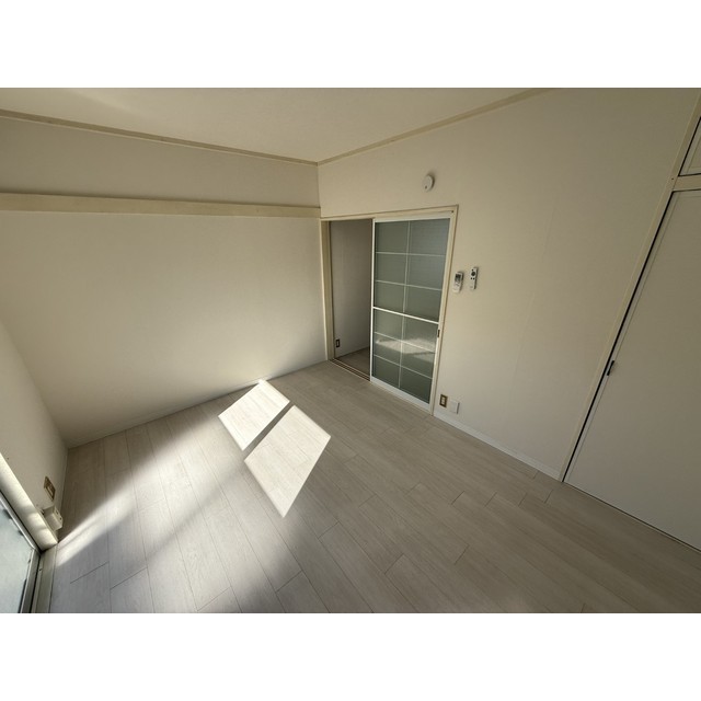 レピュート高岡B リビング