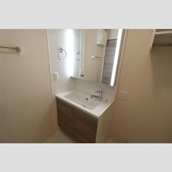 ウエスト レジデンス 洗髪洗面化粧台