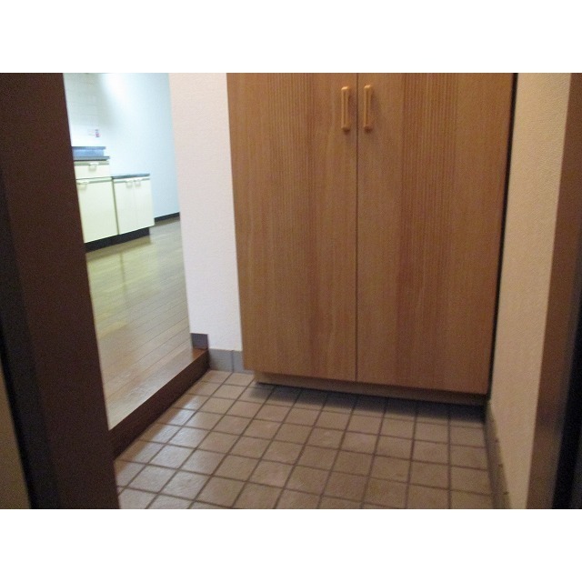 ルプレ荻窪0202号室 玄関