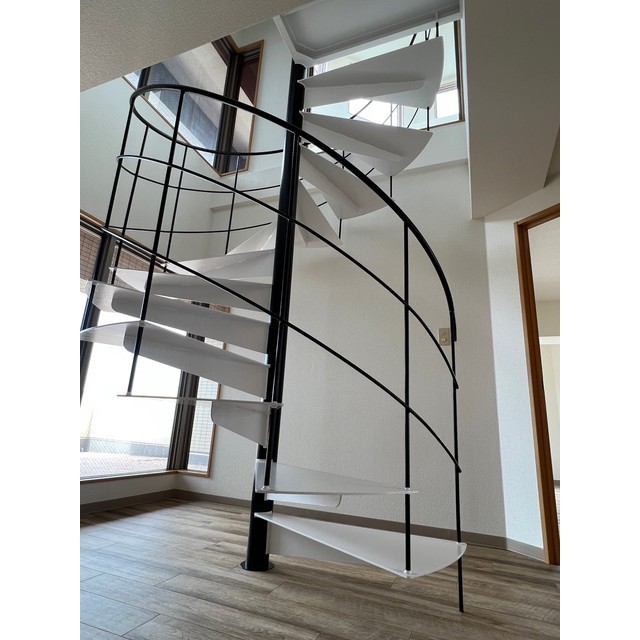 プレシャス　イースト 内観