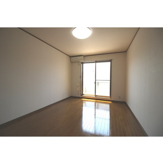 アムール SHINYA リビング